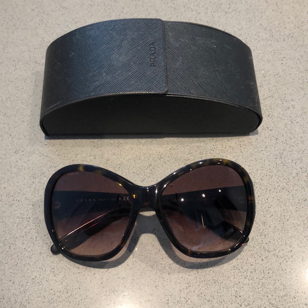 LAST CHANCE ❤️‍🔥 PRADA SUNGLASSES ❤️‍🔥
